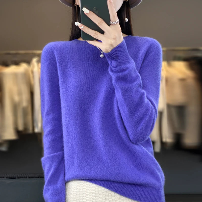 Women's fine-knit crewneck sweater, view 17