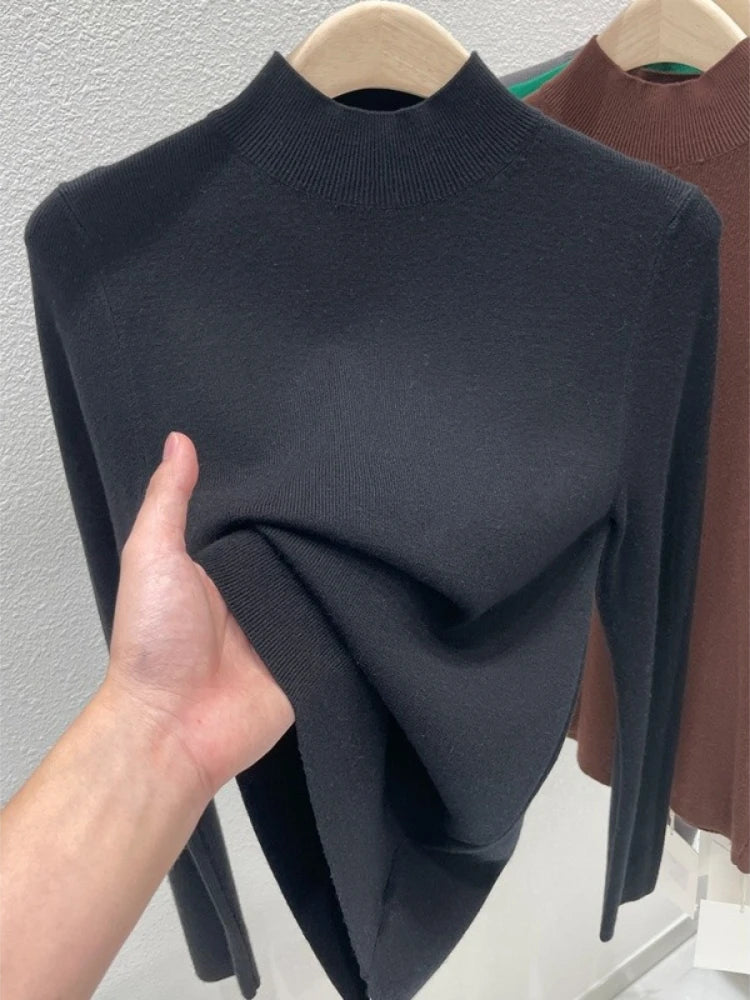 Women's slim-fit turtleneck sweater, view 3